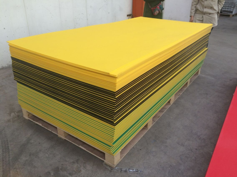 HDPE sheets with 3 layers and lightly textured 19mm / 15mm /12mm thickness