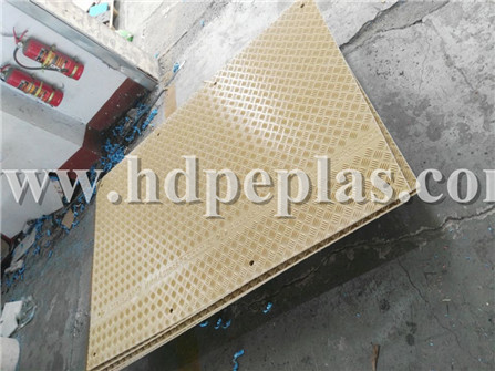 Yellow color HDPE Road way cover mats