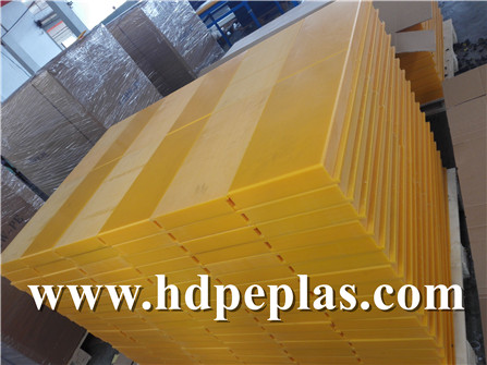 Yellow UHMWPE dock bumper with rubber bottom