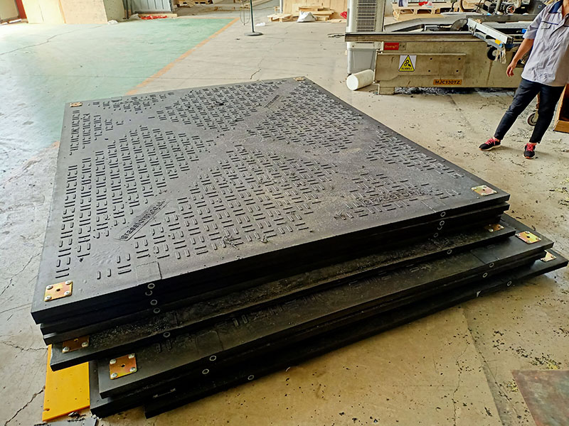 How About the Loading Weight of 3000x2500x38mm Road Mat
