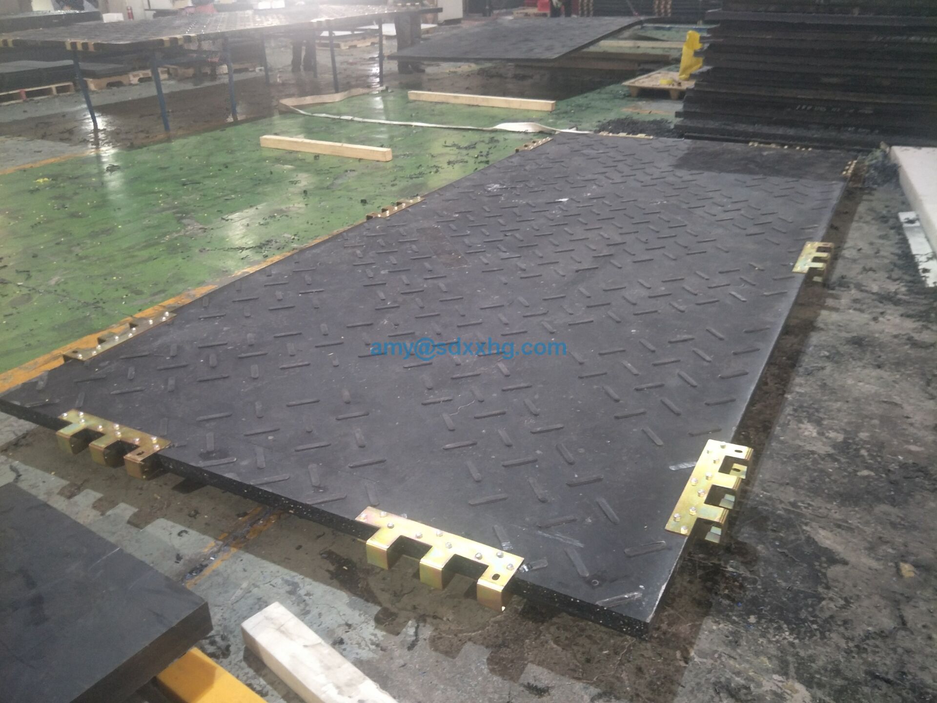 Heavy Duty Plastic Ground Protection Track Mats