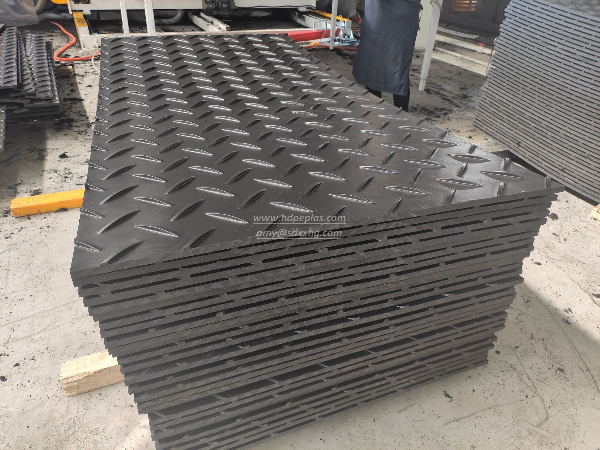 HDPE Mats for Ground Protection, Pathways, Parking and Walkways